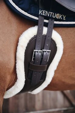 Kentucky Horsewear Anatomischer Lammfell Gurtschoner -Pferdebedarf Angebote 338010 NAT 3