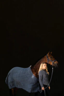 Eskadron Essence 22/23 Fleece Stamp Abschwitzdecke 13 Eskadron Essence 22/23 Fleece Stamp Abschwitzdecke -Pferdebedarf Angebote 342553 DLB 5