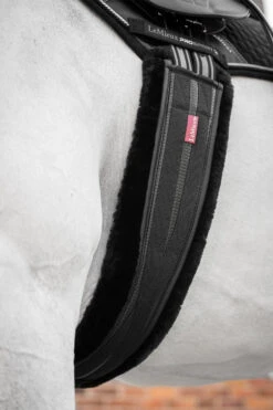LeMieux Anatomischer Sattelgurt Mit Fleeceüberzug -Pferdebedarf Angebote N7QQ3 099 03